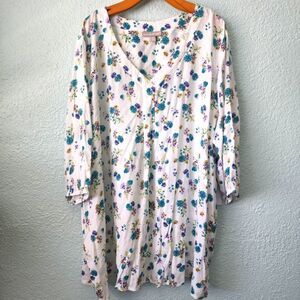 Woman within floral summer Bohemian top Blouse